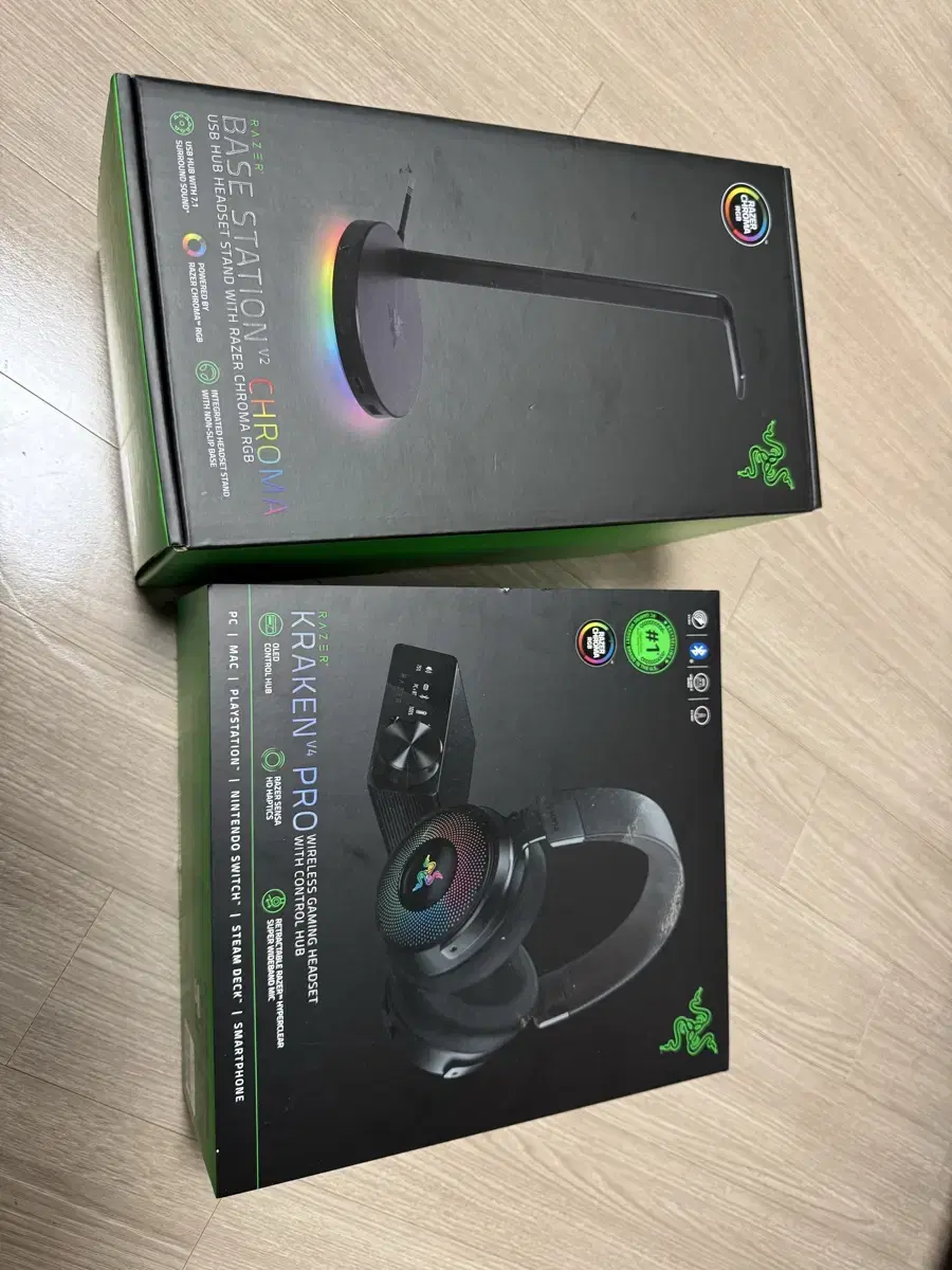 레이저 크라켄 v4 pro+거치대